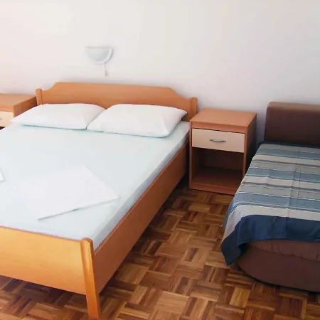 In - Insel Rab 17748 * Lopar